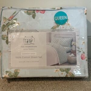 The Farmhouse Rachel Ashwell Blue Floral Strawberry Sheet Set Queen